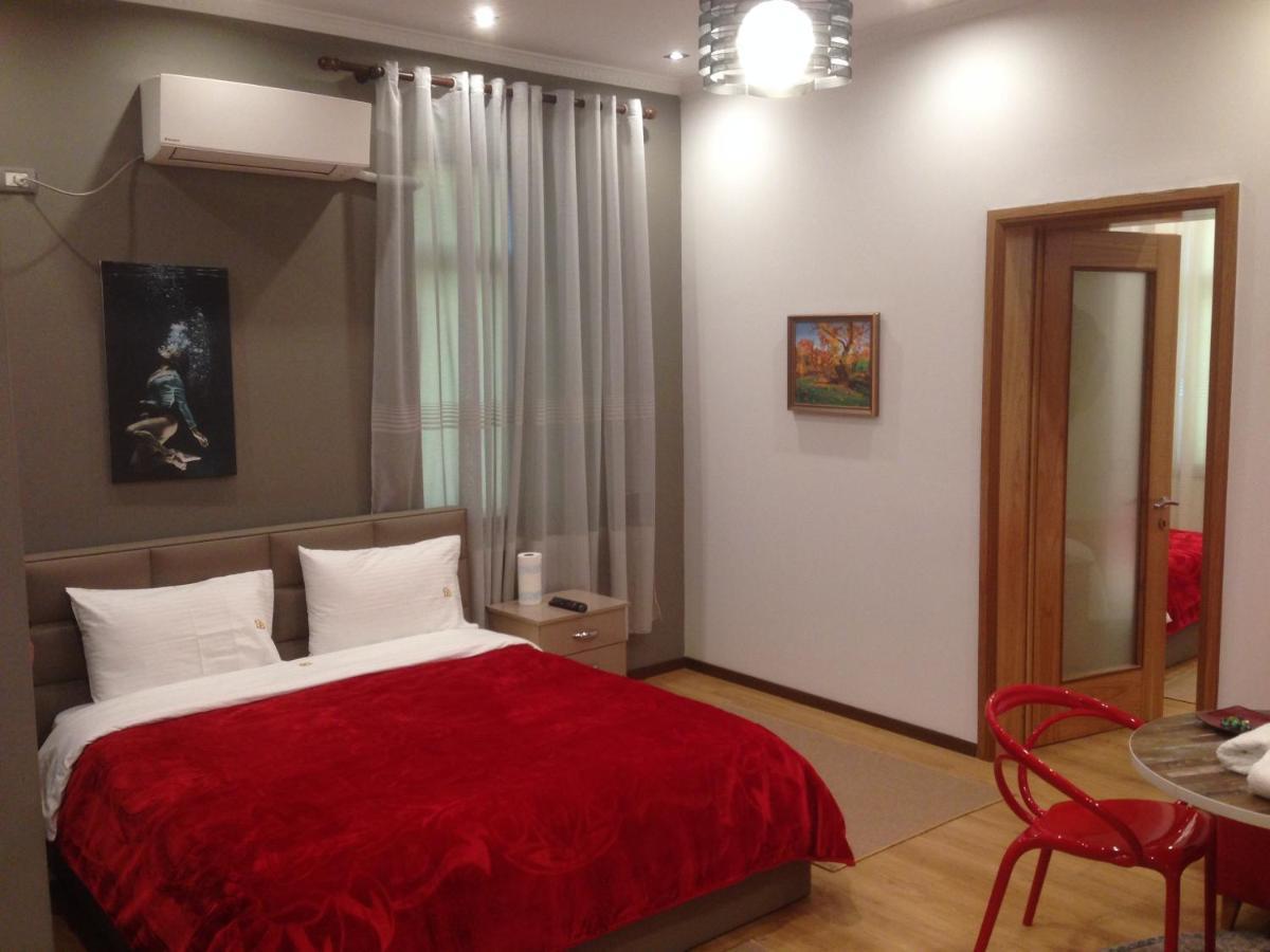 Hotel Bujtina Bicolli コルチャ エクステリア 写真