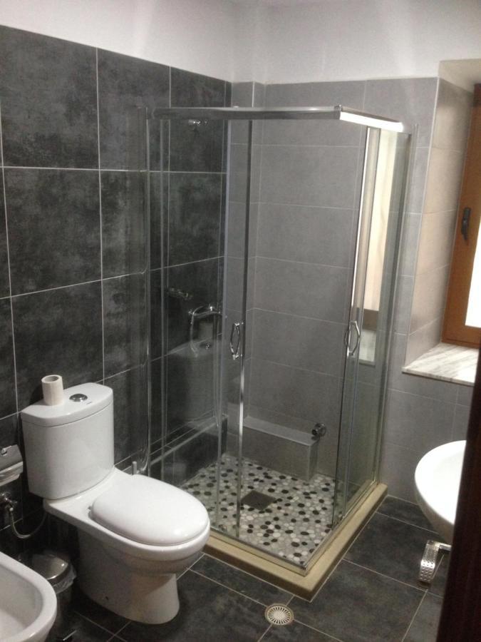 Hotel Bujtina Bicolli コルチャ エクステリア 写真