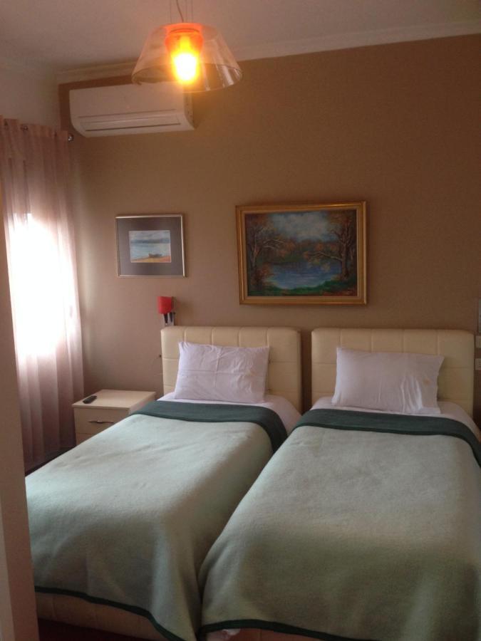 Hotel Bujtina Bicolli コルチャ エクステリア 写真