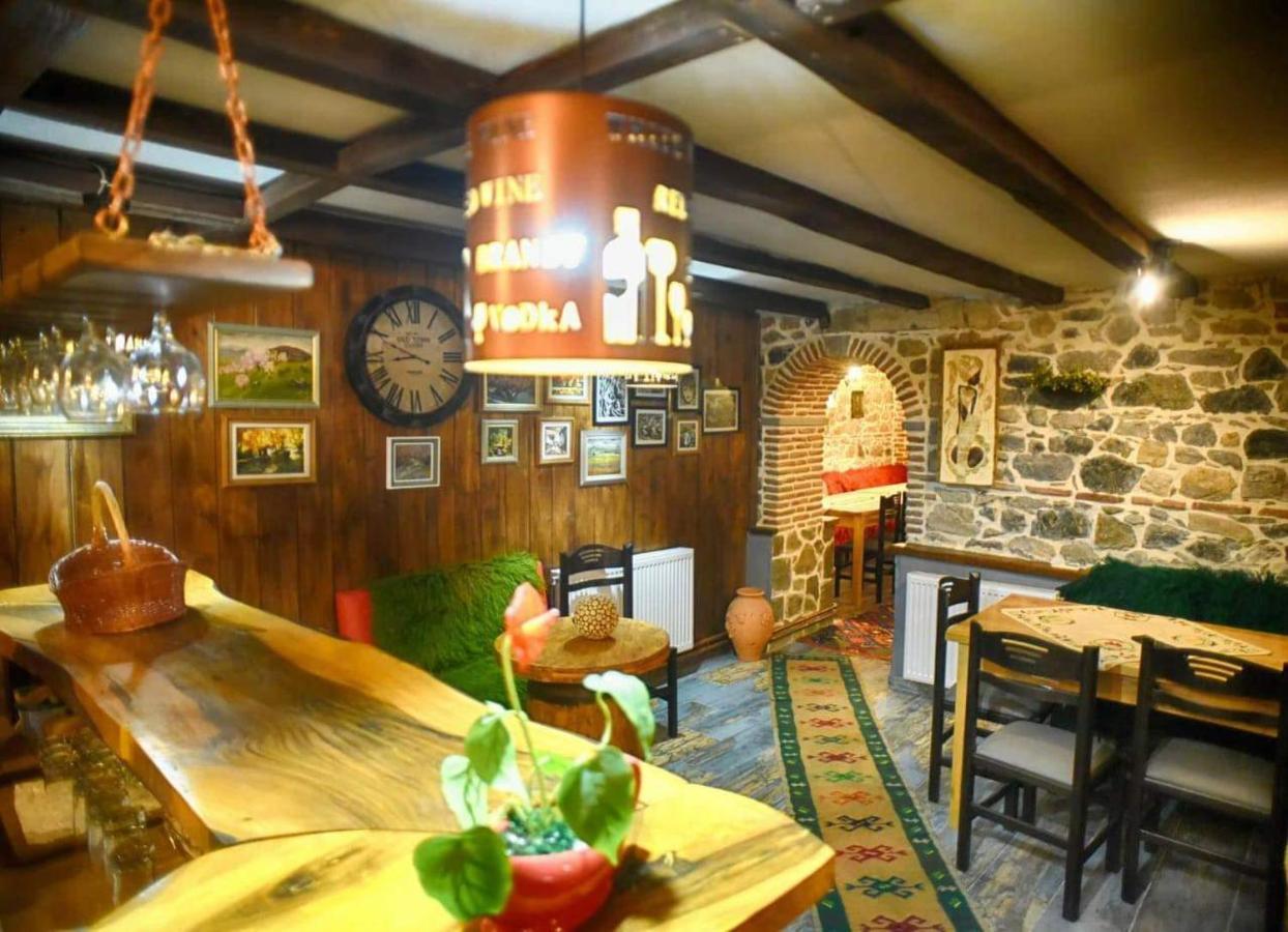 Hotel Bujtina Bicolli コルチャ エクステリア 写真