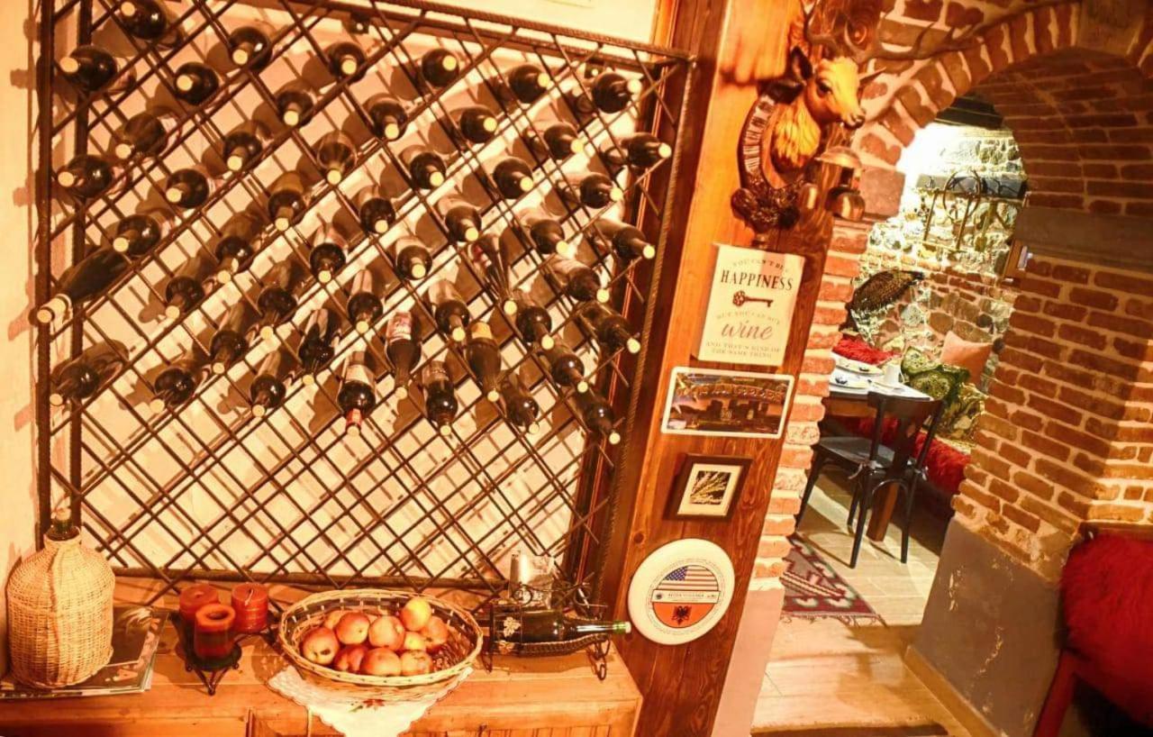 Hotel Bujtina Bicolli コルチャ エクステリア 写真
